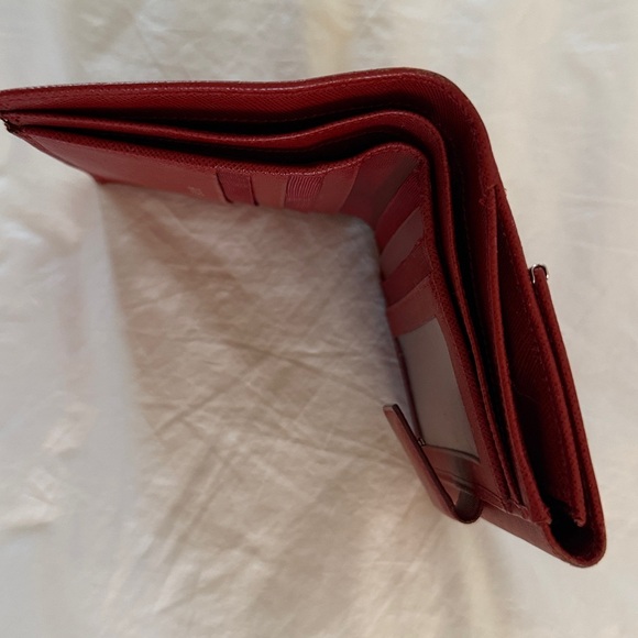 Salvatore Ferragamo red gancini leather folding wallet silver hardware - Picture 5 of 6